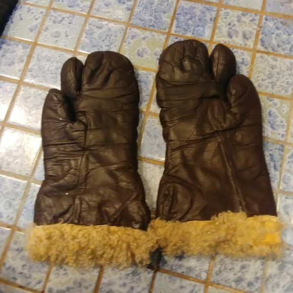 unknown-  military issue Other - Authentic WW2 aviator gloves